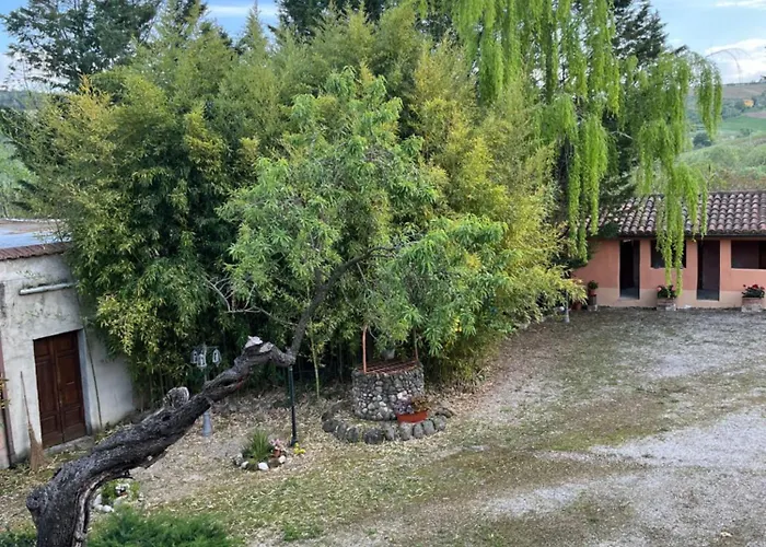 Podere Vignalago Bed & Breakfast 3*